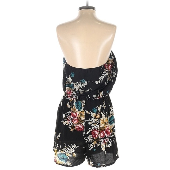 Floral Strapless Romper l SIZE L (8-10) - Picture 2 of 5